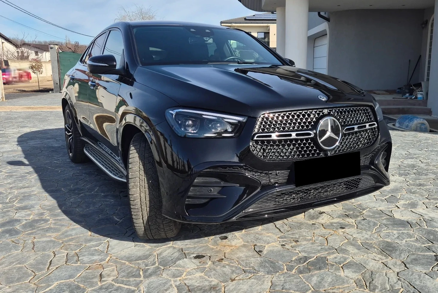 Mercedes-Benz GLE 400e 4Matic Coupe AMG Line - изображение 2