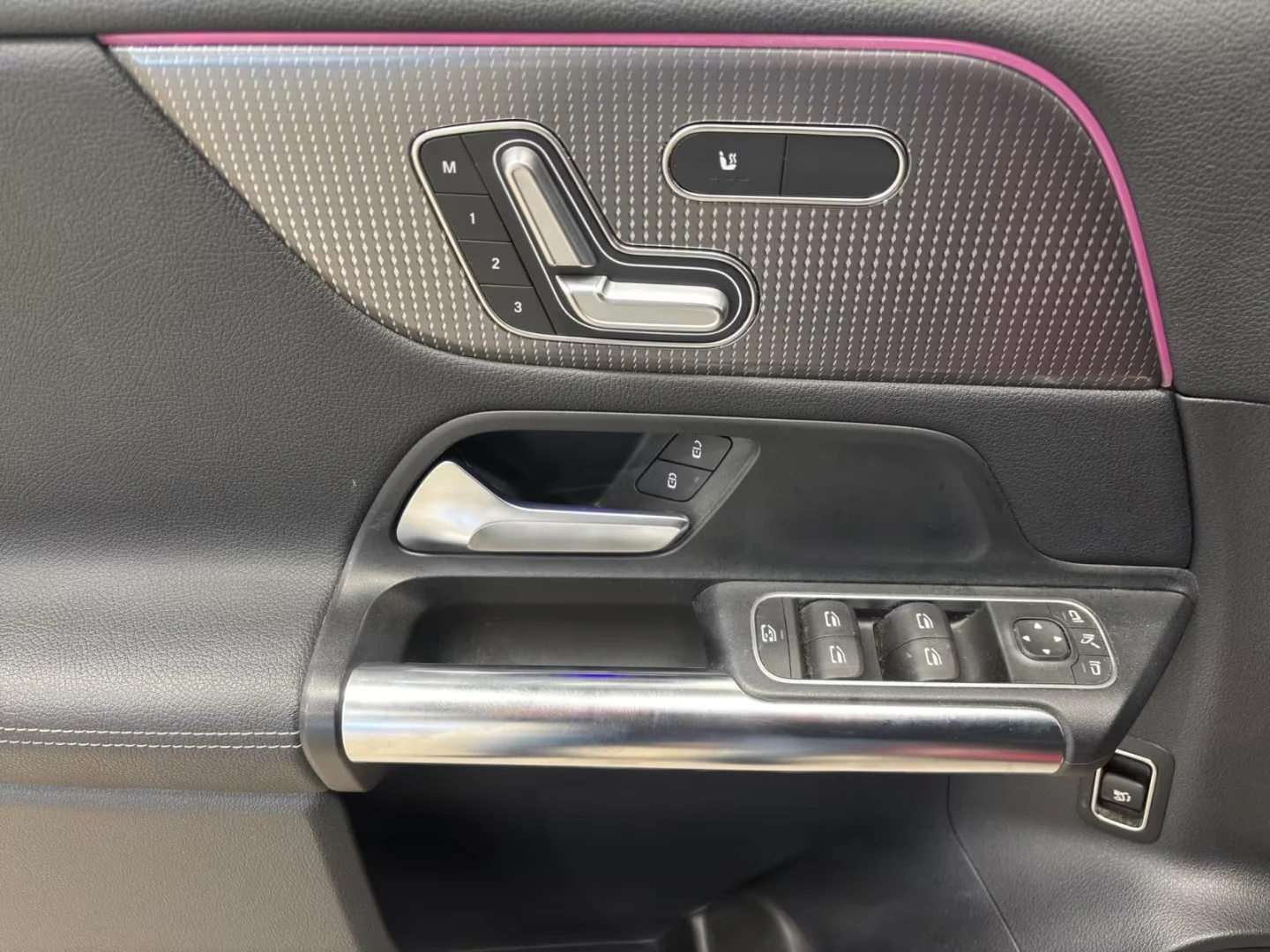 Mercedes-Benz EQA 350/4MATIC/292HP/PROGRESSIVE/NIGHT/CAM/MEMO/928g, снимка 10 - Автомобили и джипове - 53838024