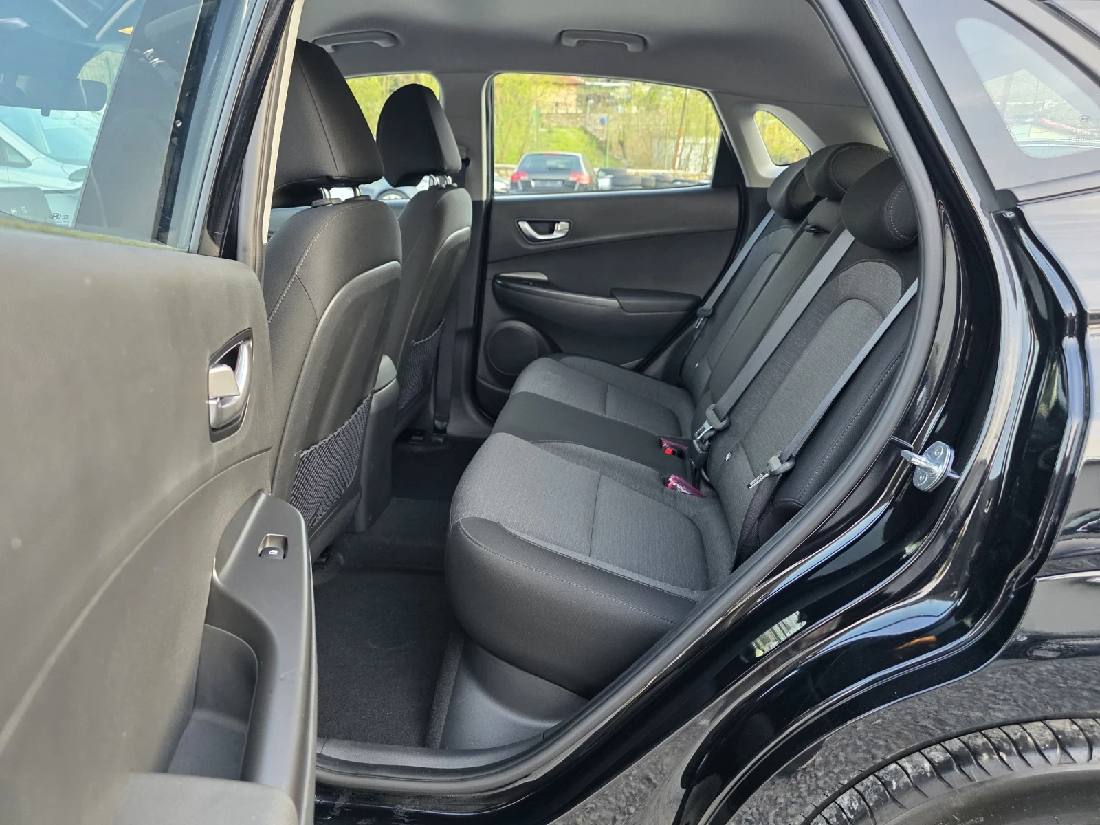 Hyundai Kona EV ГАРАНЦИЯ ФЕЙС / 43000 КМ / 39 KW , снимка 10 - Автомобили и джипове - 54187676