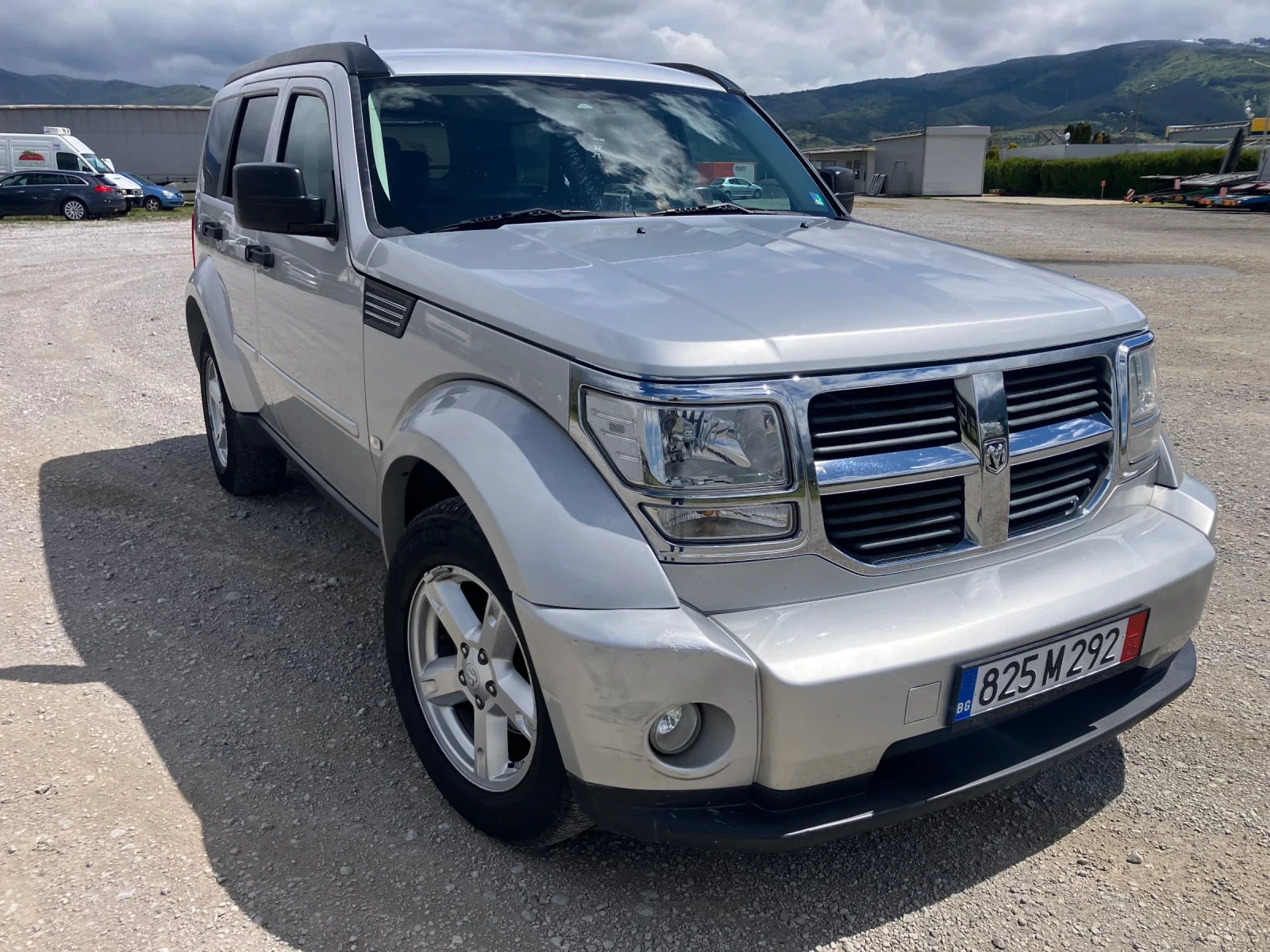 Dodge Nitro 2.8crdi Avtomat , снимка 3 - Автомобили и джипове - 54379237