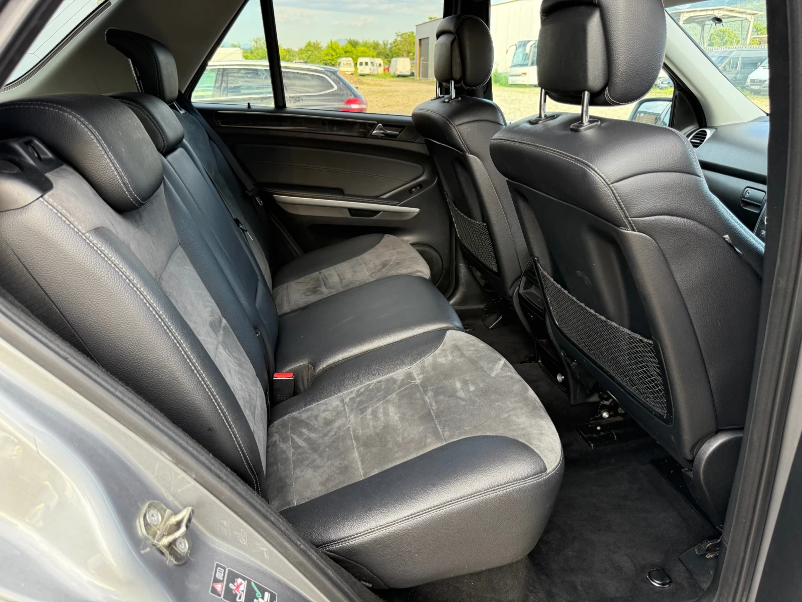Mercedes-Benz ML 300, снимка 11 - Автомобили и джипове - 54983620