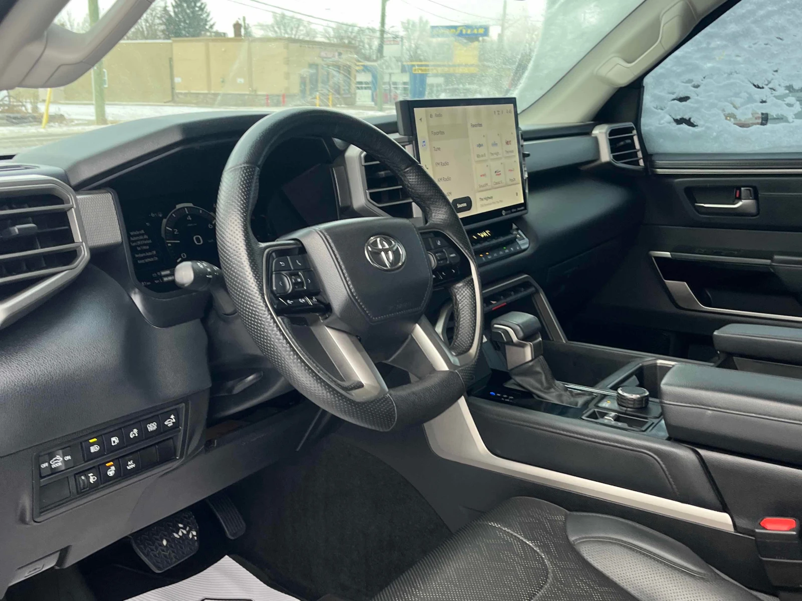 Toyota Tundra Limited Hybrid | CARFAX | АВТОФИНАНСИРАНЕ, снимка 7 - Автомобили и джипове - 55892602