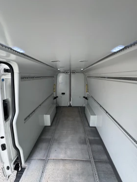 VW Crafter MAXI база, ТЕРМОИЗОЛИРАН ПЪЛНА СЕРВИЗНА ИСТОРИЯ! , снимка 10