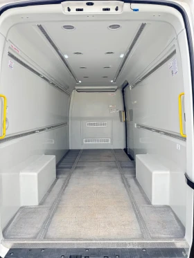 VW Crafter MAXI база, ТЕРМОИЗОЛИРАН ПЪЛНА СЕРВИЗНА ИСТОРИЯ! , снимка 9