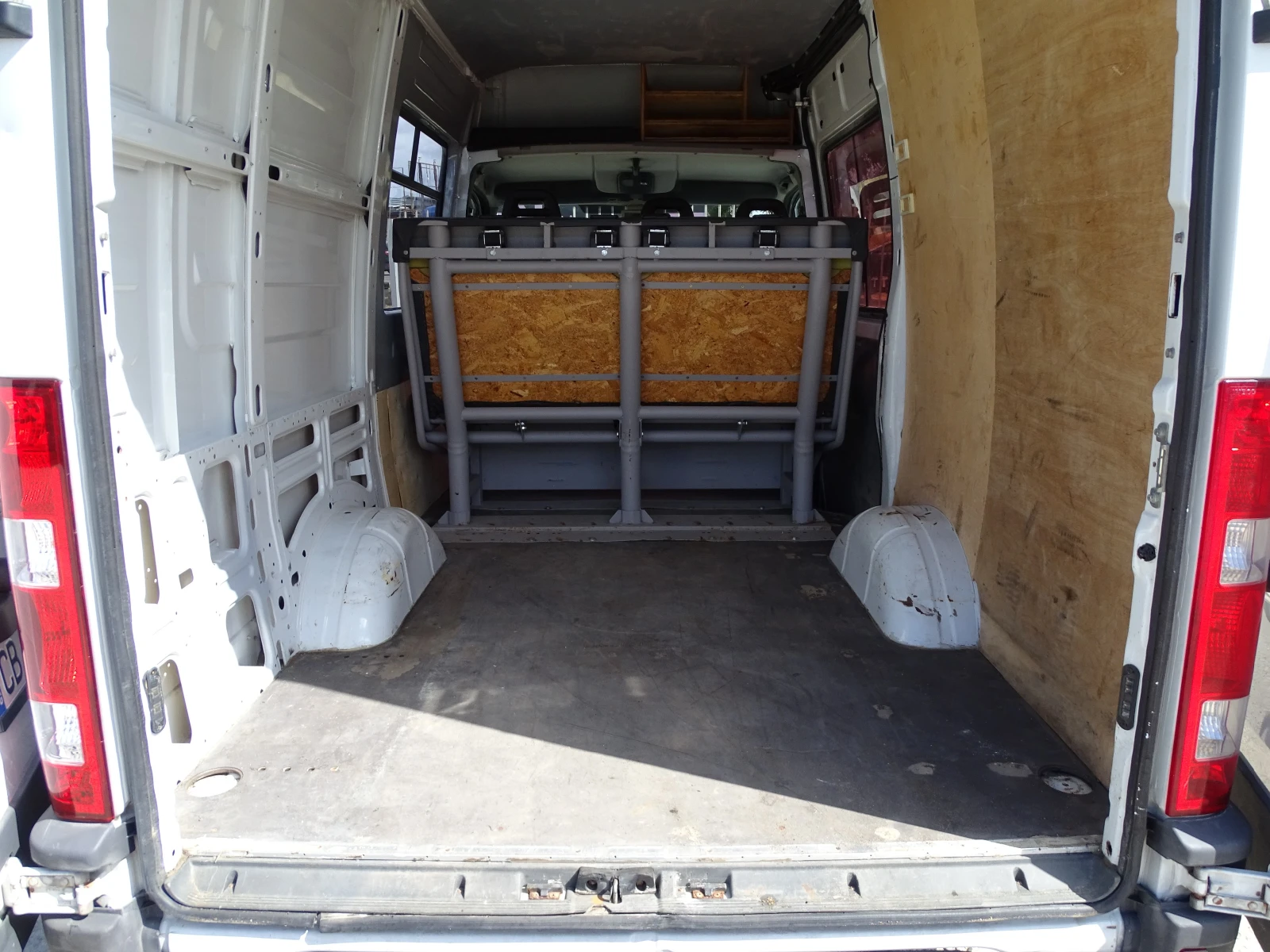 Iveco 35s14  КАТ. * Б* 7-места * КЛИМАТИК* , снимка 10 - Бусове и автобуси - 56199205