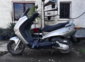 ������ Peugeot Elystar