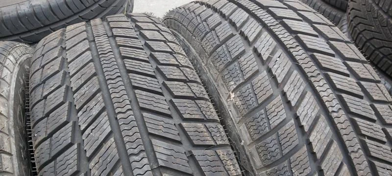 Гуми Зимни 235/60R18, снимка 3 - Гуми и джанти - 31641211