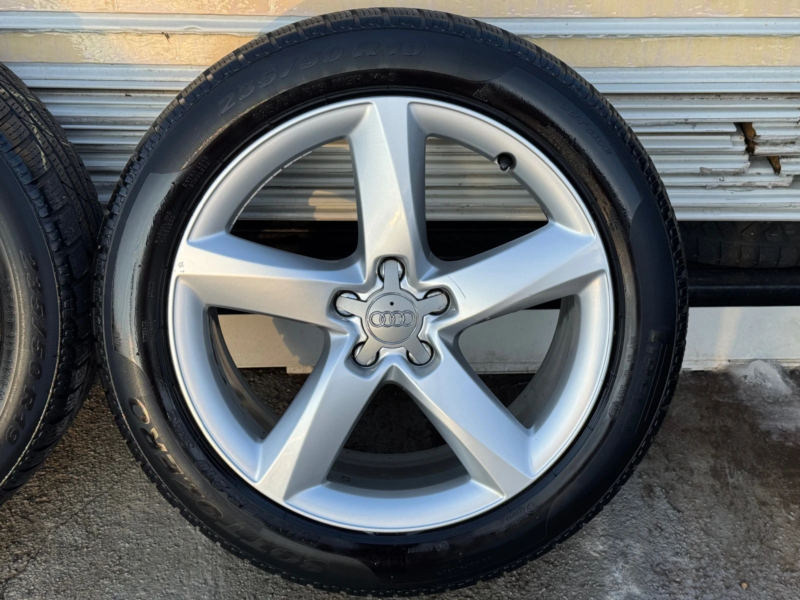 Гуми с джанти Pirelli 235/50R19, снимка 5 - Гуми и джанти - 53616976