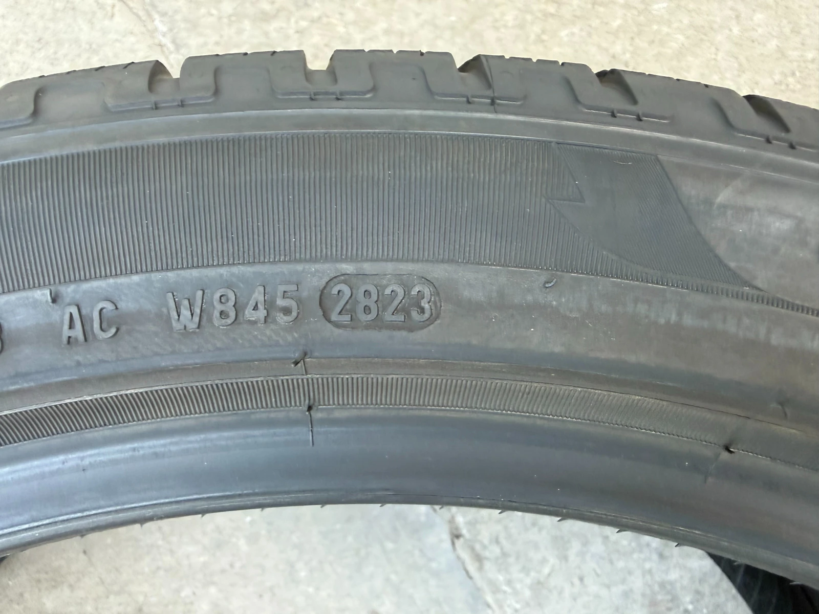 Гуми Зимни 265/40R21, снимка 5 - Гуми и джанти - 55833142
