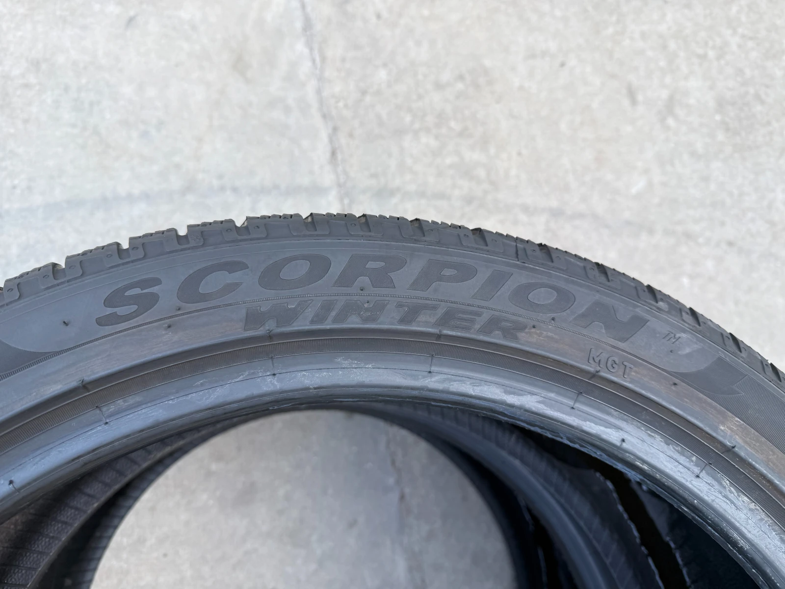 Гуми Зимни 265/40R21, снимка 7 - Гуми и джанти - 55833142