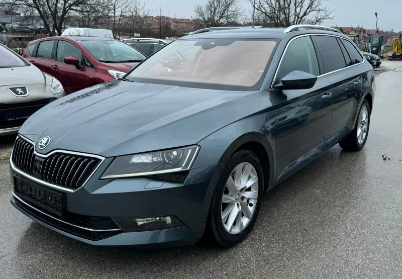 Skoda Superb 2.0TDI 4x4 Швейцария, снимка 1 - Автомобили и джипове - 44656327