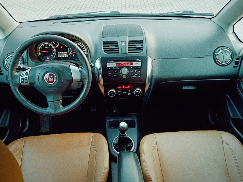 Fiat Sedici 1.6i/120кс./4х4/Facelift , снимка 8 - Автомобили и джипове - 45225949