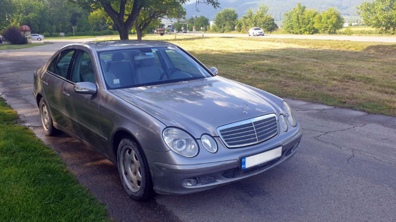 Mercedes-Benz E 200, снимка 1 - Автомобили и джипове - 46017209