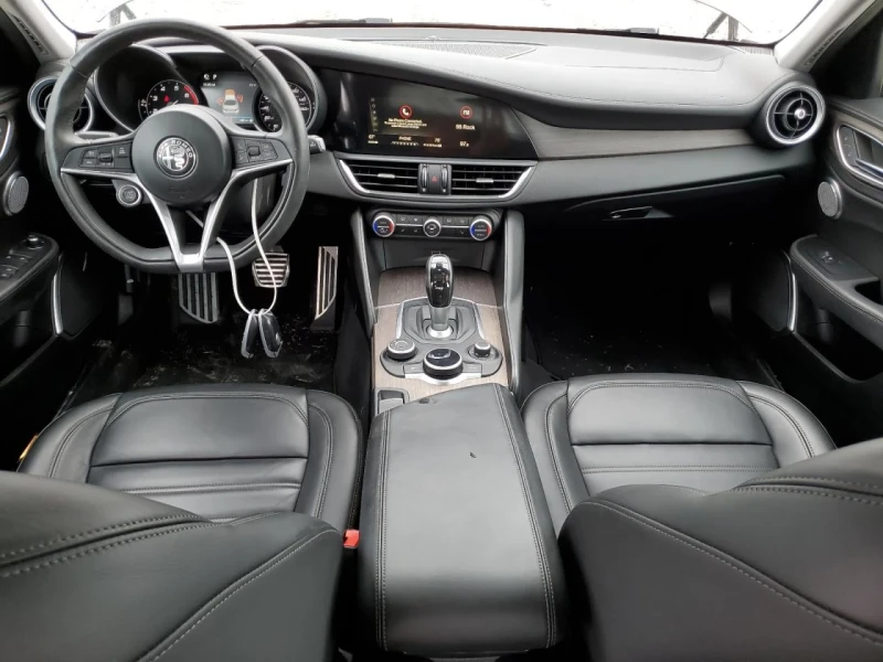 Alfa Romeo Giulia, снимка 8 - Автомобили и джипове - 48753542