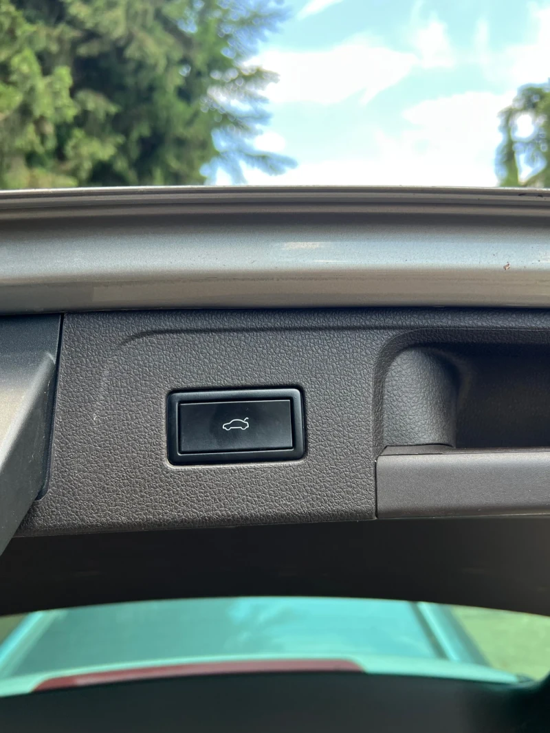 VW Passat 2.0 bitdi 240hp HIGHLINE DIGITAL сервизна история, снимка 12 - Автомобили и джипове - 51085299