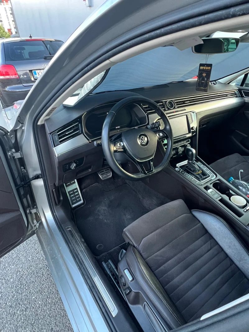 VW Passat 2.0 bitdi 240hp HIGHLINE DIGITAL сервизна история, снимка 9 - Автомобили и джипове - 51085299