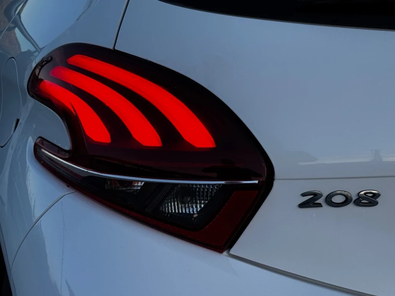Peugeot 208 1.6HDI ИТАЛИЯ, снимка 13 - Автомобили и джипове - 52124559