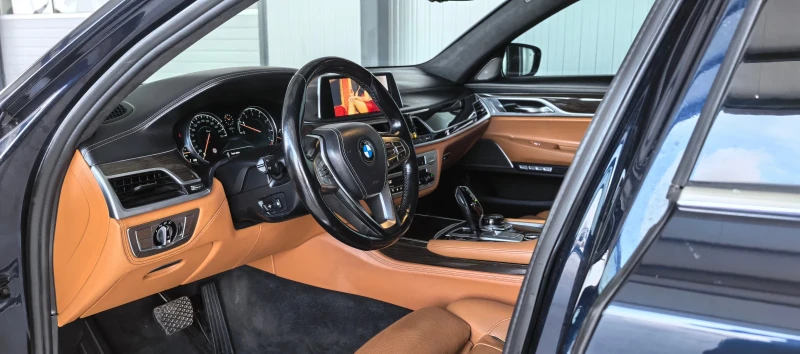 BMW 750 XDrive, снимка 12 - Автомобили и джипове - 52640975