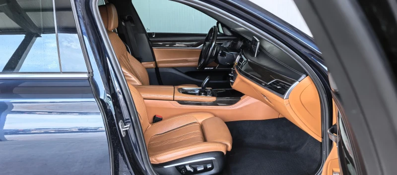 BMW 750 XDrive, снимка 11 - Автомобили и джипове - 52640975