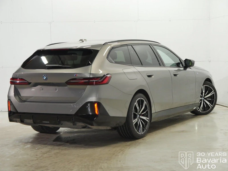 BMW i5 M60 xDrive Touring, снимка 3 - Автомобили и джипове - 52788033