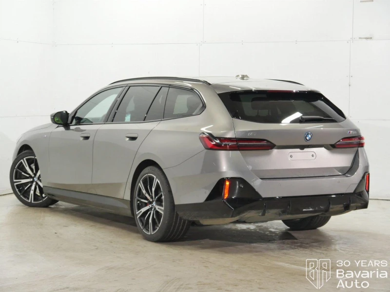 BMW i5 M60 xDrive Touring, снимка 2 - Автомобили и джипове - 52788033