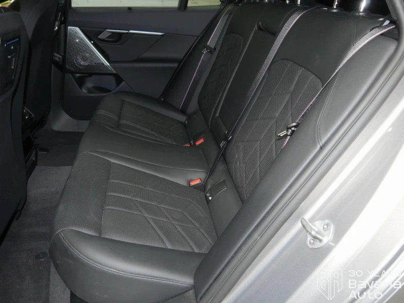 BMW i5 M60 xDrive Touring, снимка 8 - Автомобили и джипове - 52788033