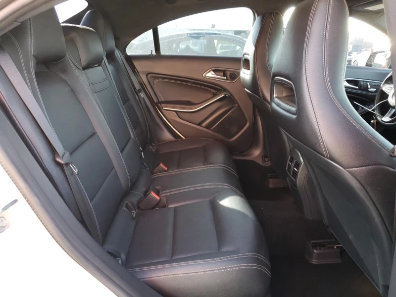 Mercedes-Benz CLA 250 AMG-PACK/HARMAN KARDON/KEYLESS/PODGREV, снимка 10 - Автомобили и джипове - 52812770