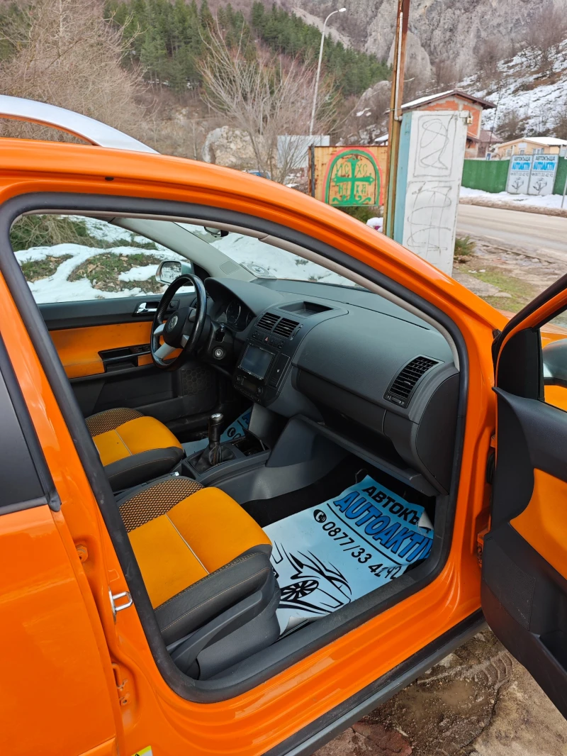VW Polo CROS 1.6I 105кс, снимка 2 - Автомобили и джипове - 53021438