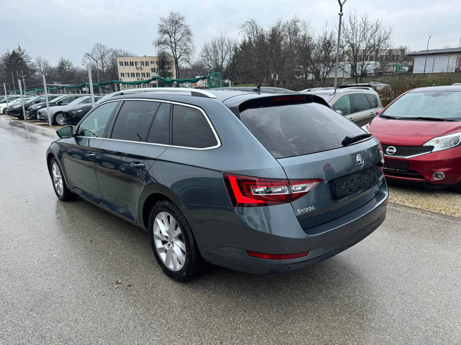 Skoda Superb 2.0TDI 4x4 Швейцария - изображение 4