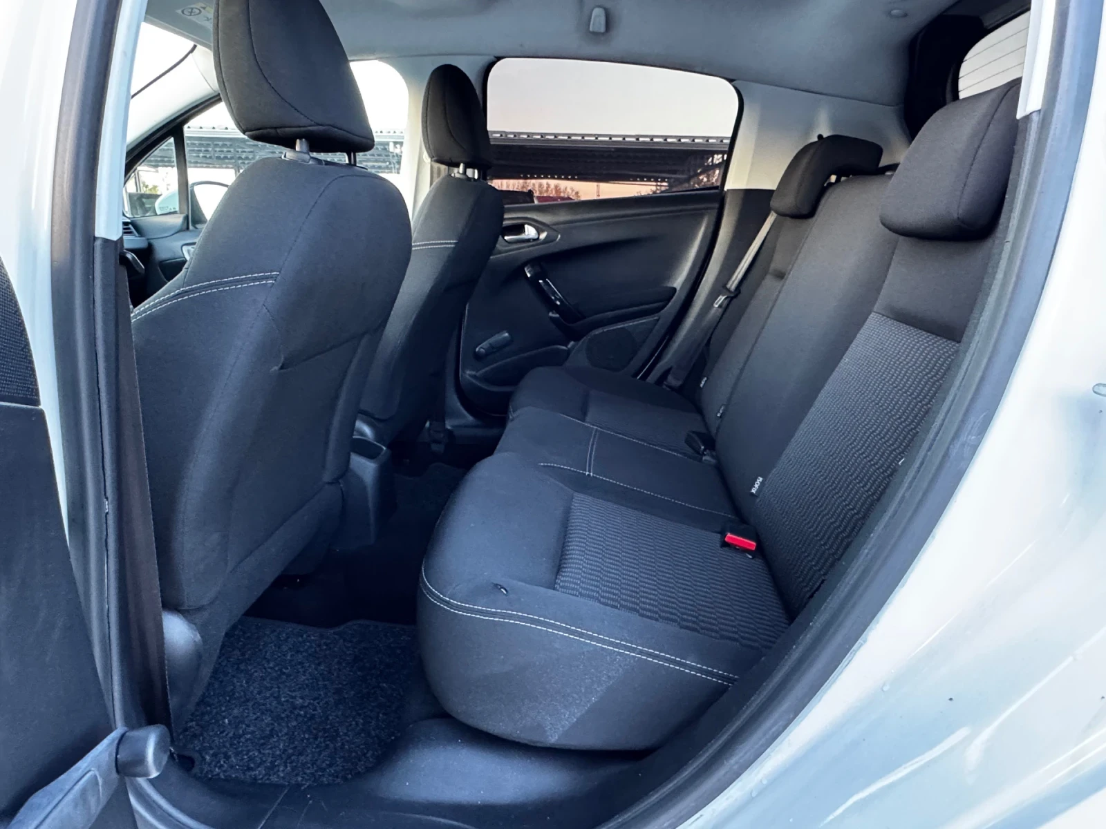 Peugeot 208 1.6HDI  | Mobile.bg   7