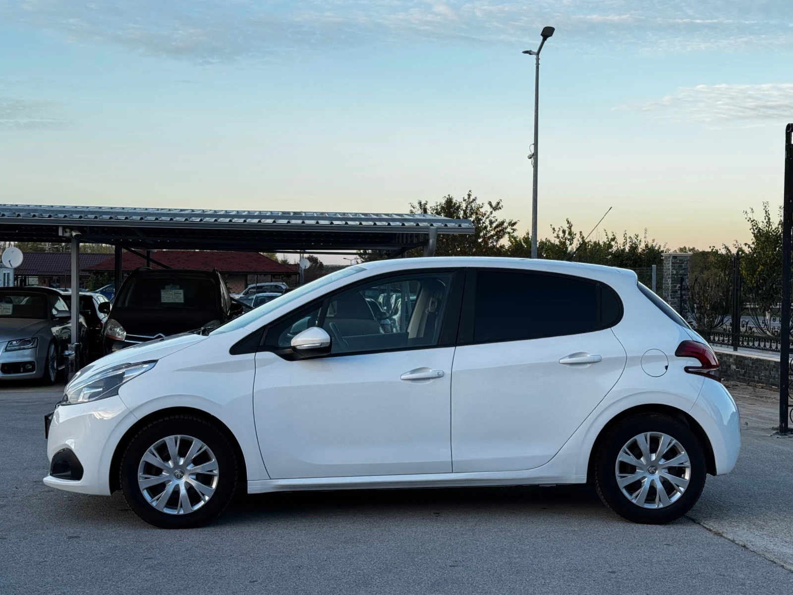 Peugeot 208 1.6HDI  | Mobile.bg   2