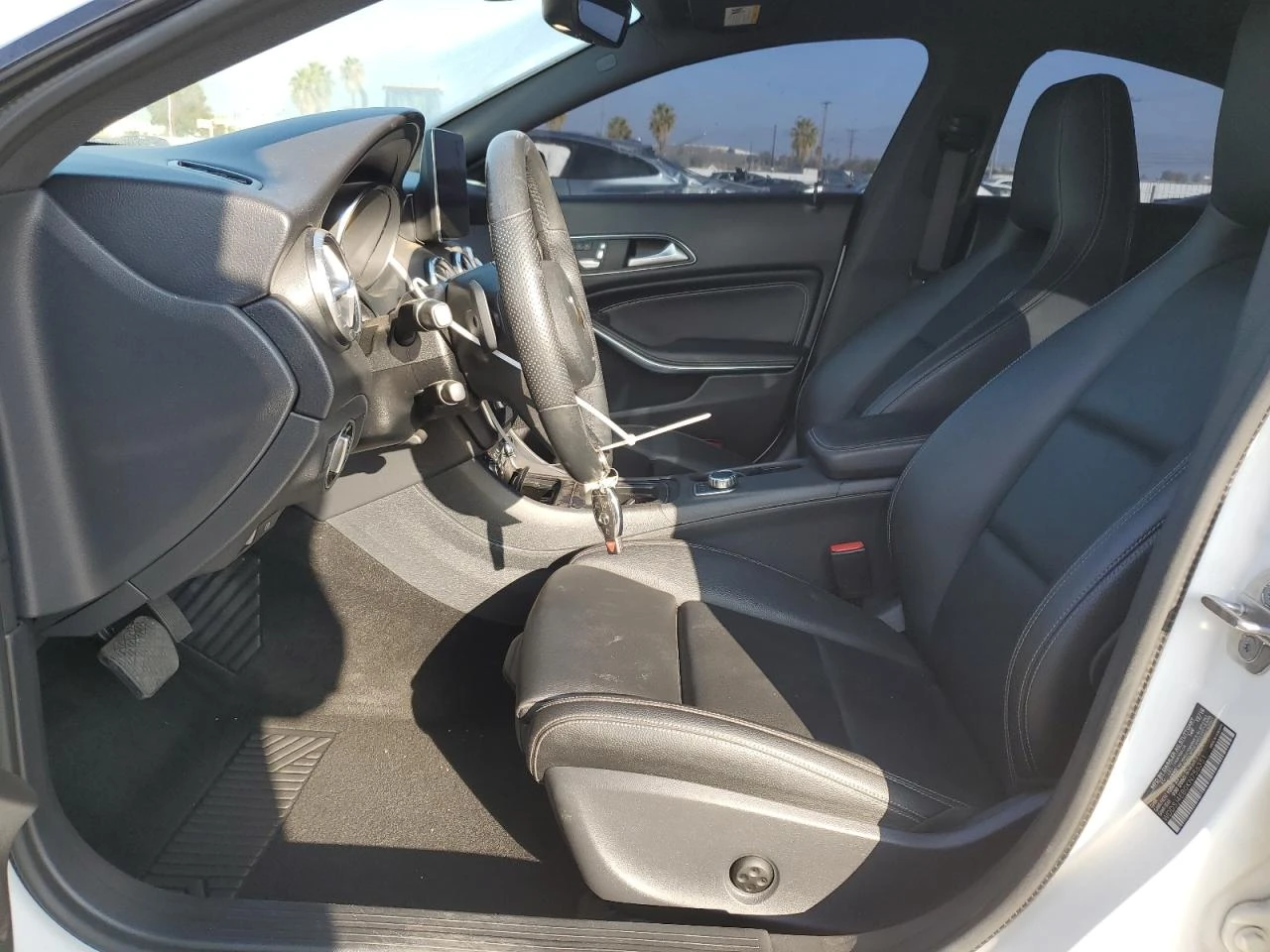 Mercedes-Benz CLA 250 AMG-PACK/HARMAN KARDON/KEYLESS/PODGREV - изображение 7