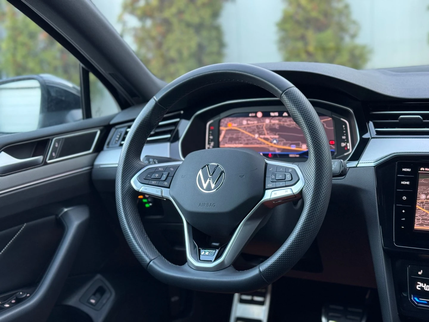 VW Passat VW Passat Var. Business 2.0TDI SCR 4MOT DSG, снимка 12 - Автомобили и джипове - 53322505