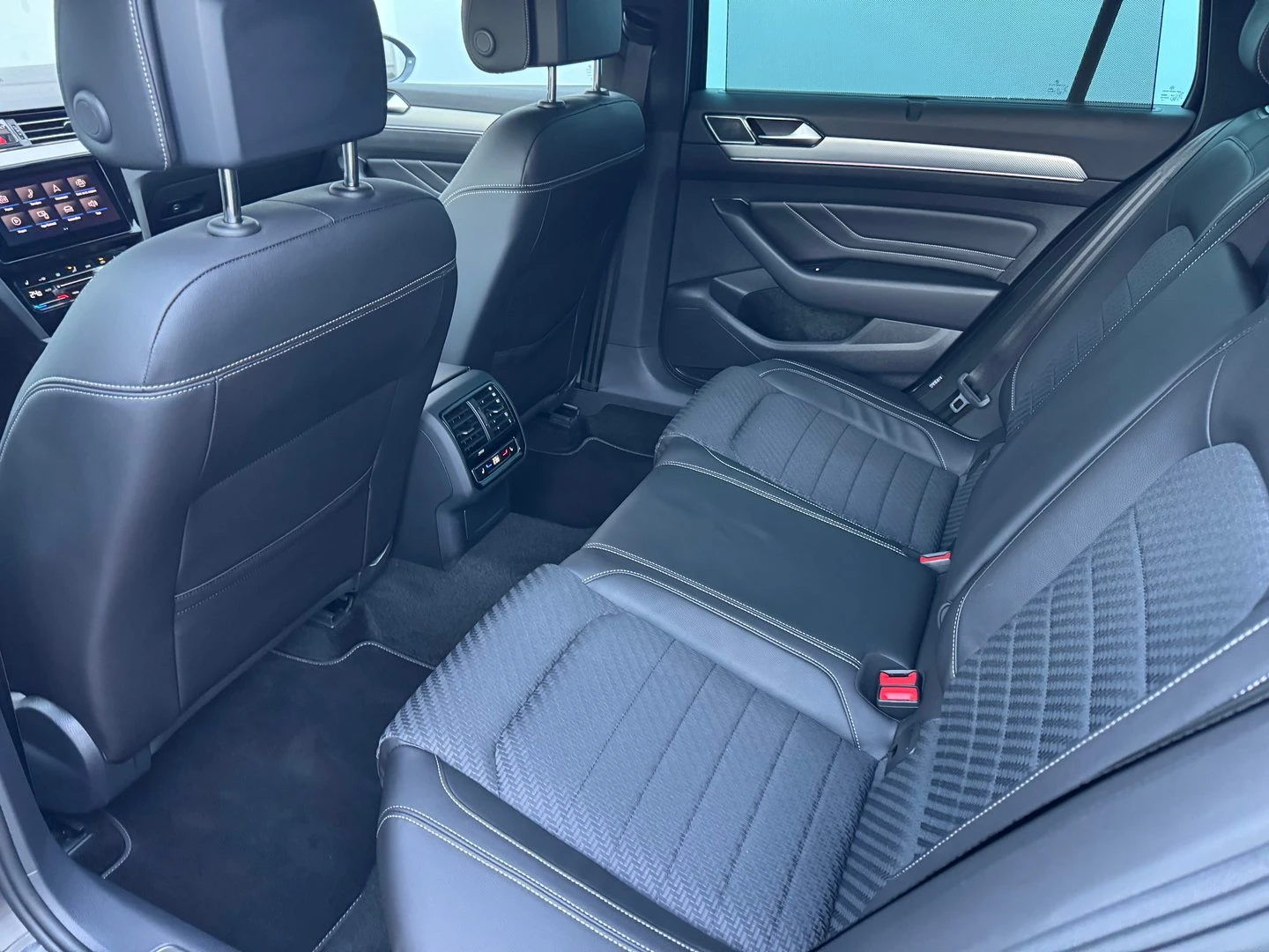 VW Passat VW Passat Var. Business 2.0TDI SCR 4MOT DSG, снимка 8 - Автомобили и джипове - 53322505