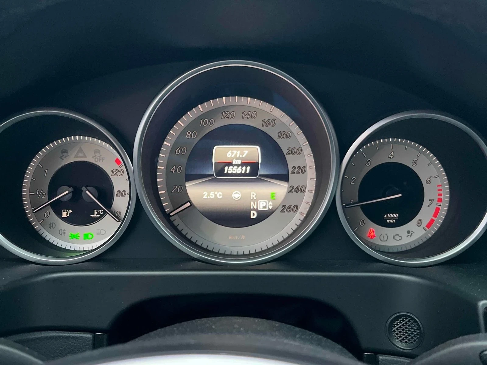 Mercedes-Benz E 400 AMG-pkg* Harman/Kardon* Keyless* Ambient* Камера, снимка 7 - Автомобили и джипове - 53725960