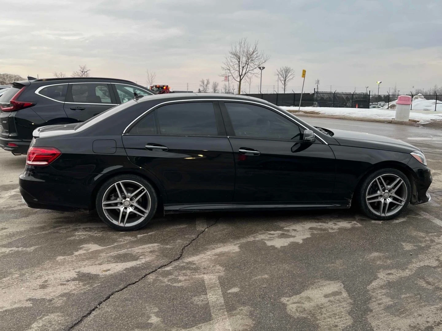 Mercedes-Benz E 400 AMG-pkg* Harman/Kardon* Keyless* Ambient* Камера, снимка 5 - Автомобили и джипове - 53725960