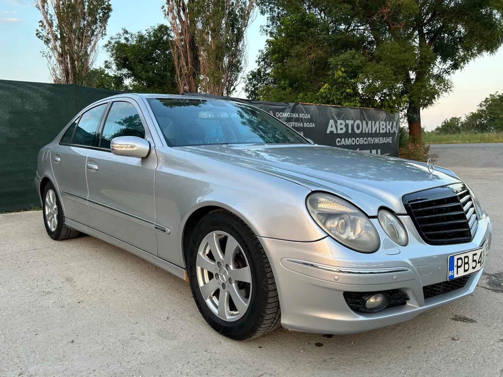 Mercedes-Benz E 270, снимка 7 - Автомобили и джипове - 54159388