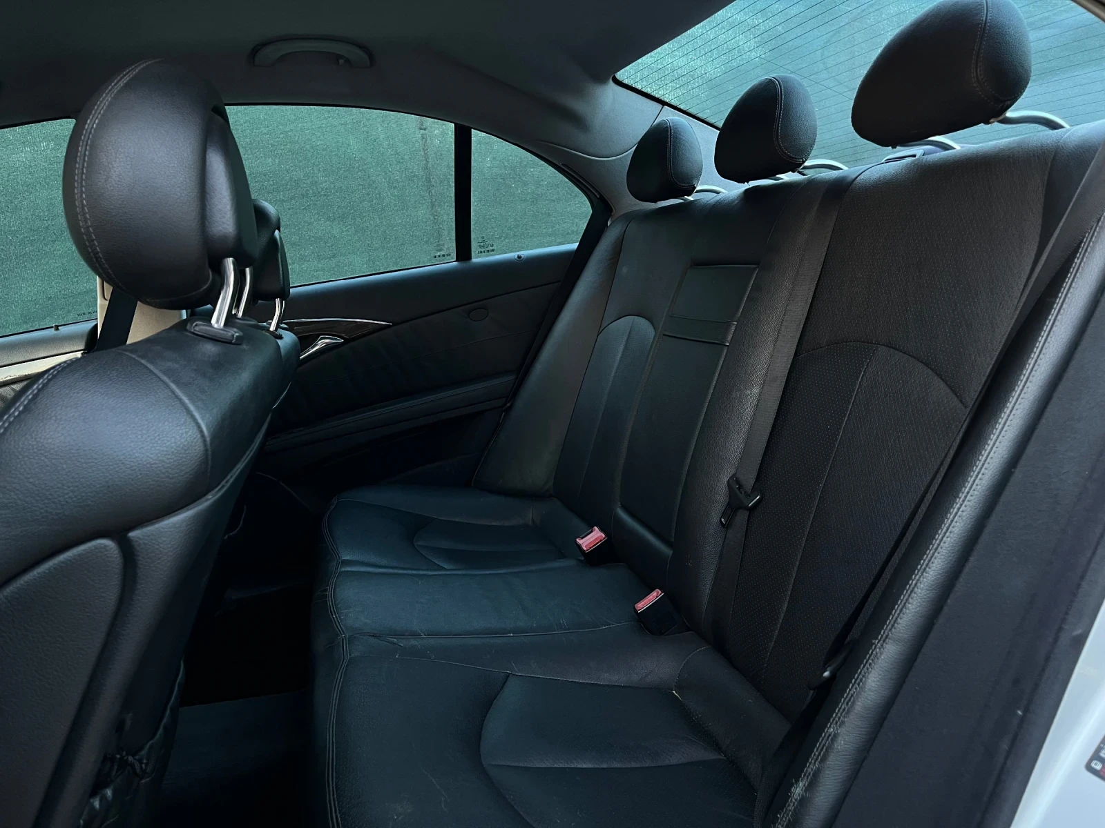 Mercedes-Benz E 270, снимка 13 - Автомобили и джипове - 54159388