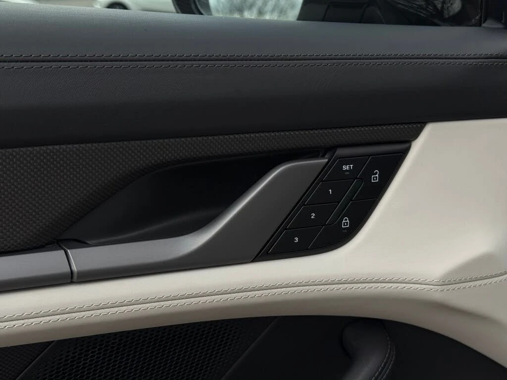 Porsche Taycan  Turbo S Cross Turismo Wagon AWD, снимка 12 - Автомобили и джипове - 54205687