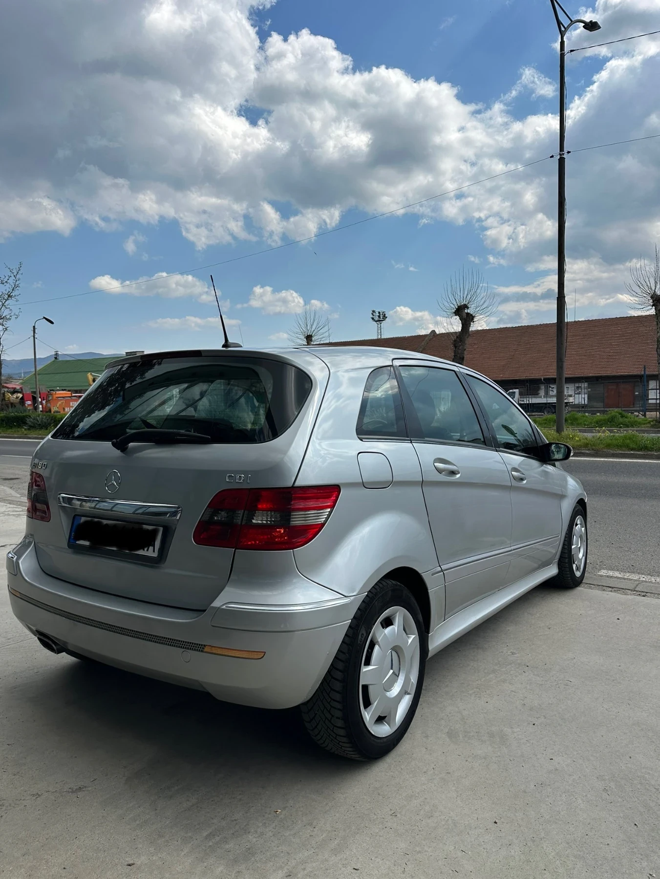 Mercedes-Benz B 180, снимка 5 - Автомобили и джипове - 54238075
