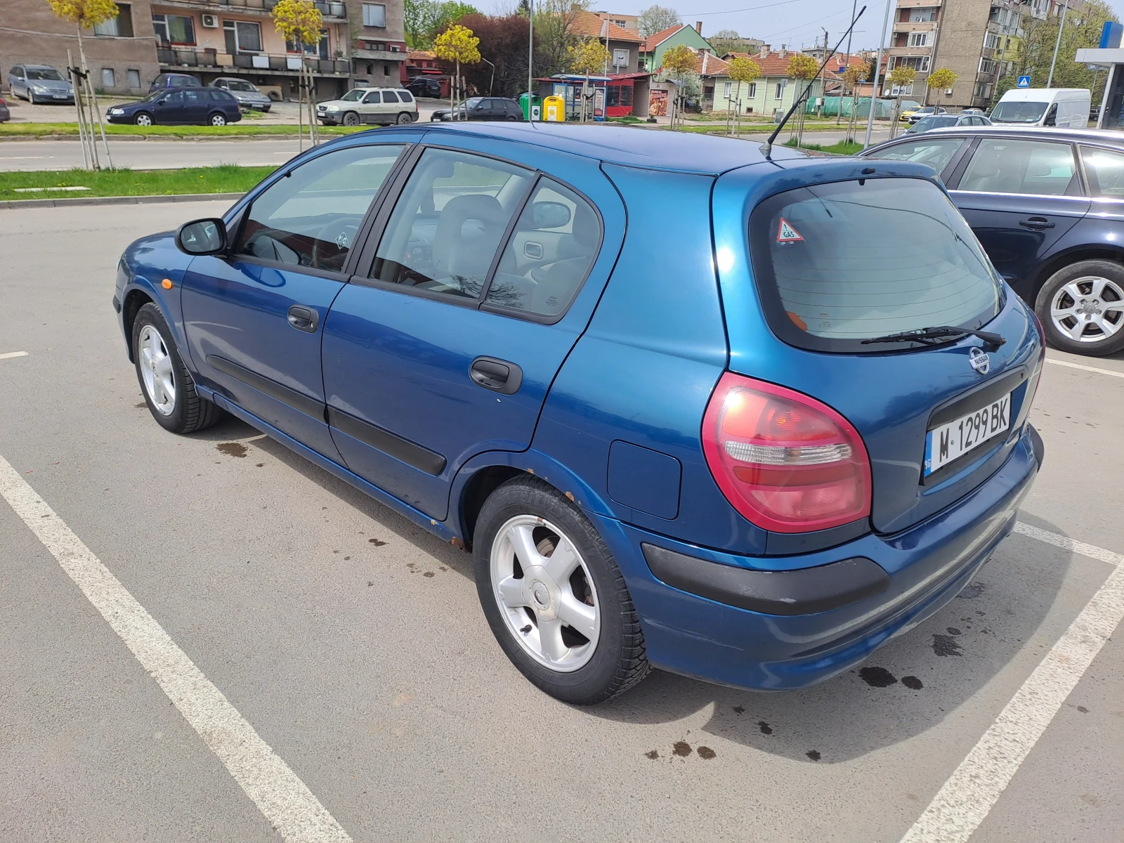 Nissan Almera 1.5i/Газов инжекцион, снимка 5 - Автомобили и джипове - 54330153