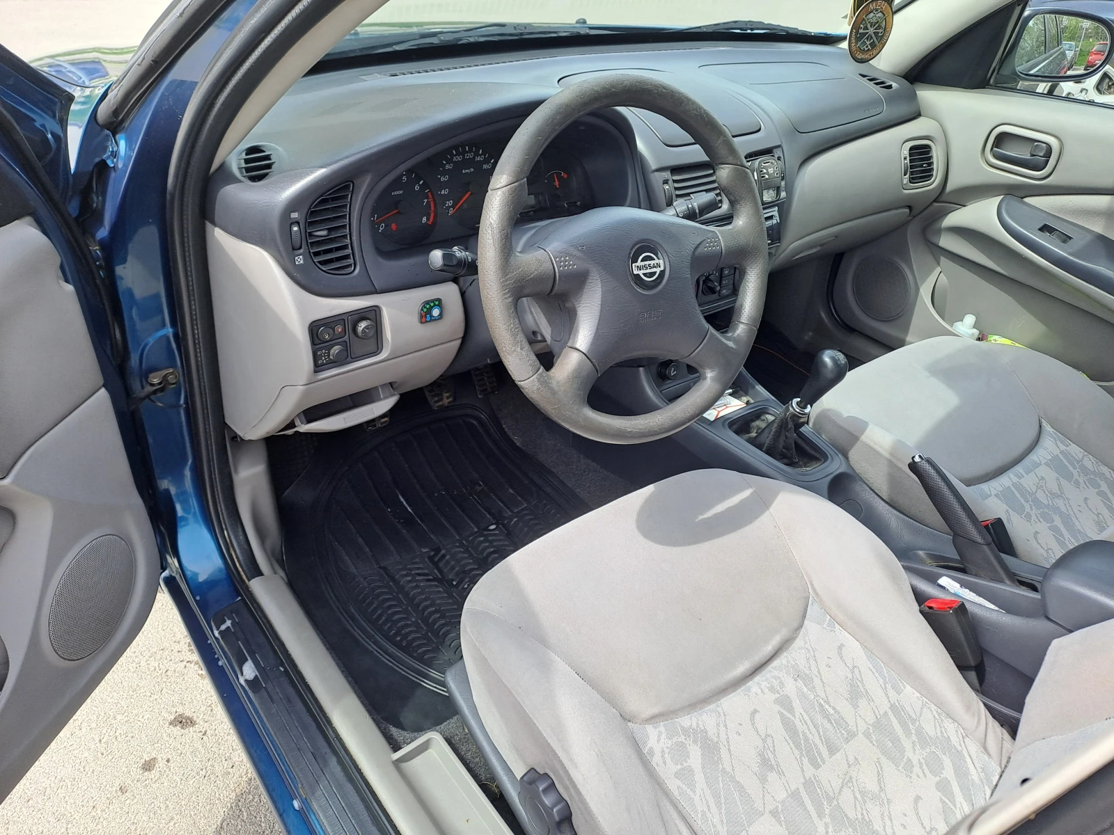 Nissan Almera 1.5i/Газов инжекцион, снимка 6 - Автомобили и джипове - 54330153