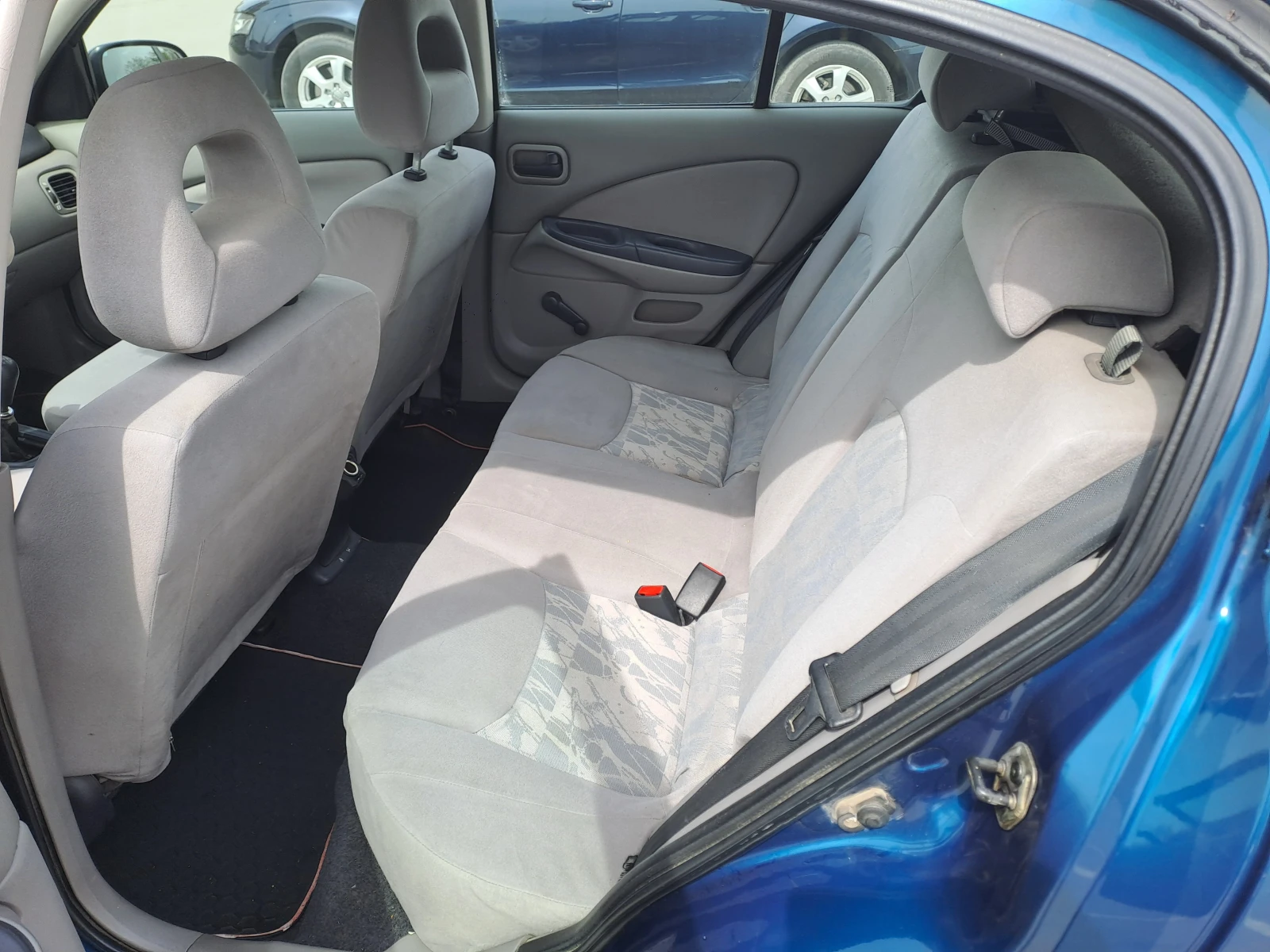 Nissan Almera 1.5i/Газов инжекцион, снимка 9 - Автомобили и джипове - 54330153
