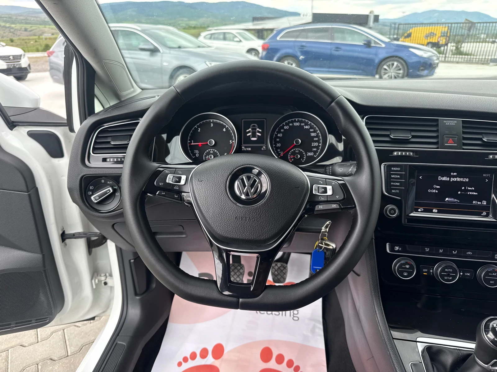 VW Golf 1.6 TDI Highline  Собствен лизинг !!!, снимка 16 - Автомобили и джипове - 54401729