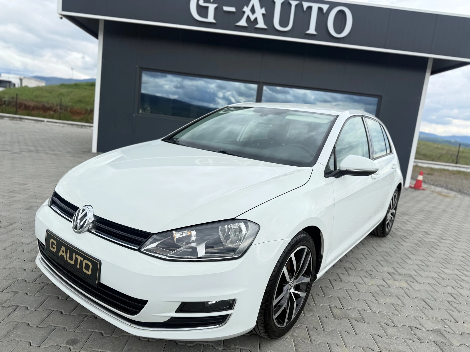VW Golf 1.6 TDI Highline  Собствен лизинг !!!