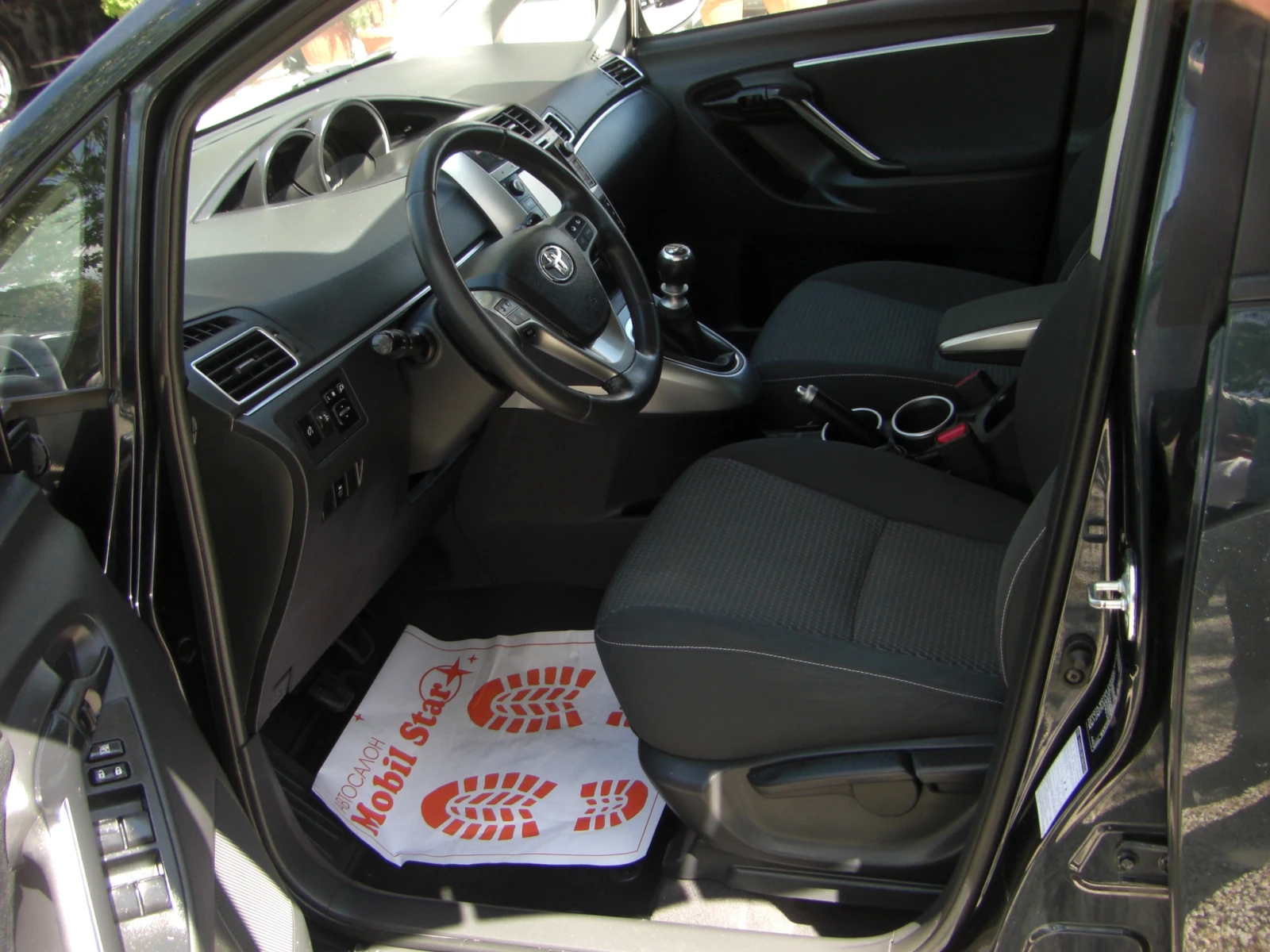 Toyota Verso 1.6 D4D NAVI KAMERA 6ck.7MECTA, снимка 9 - Автомобили и джипове - 54553319