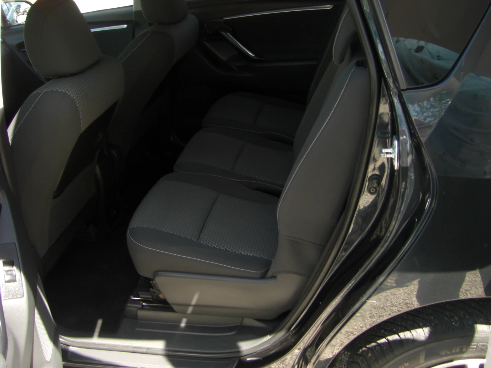Toyota Verso 1.6 D4D NAVI KAMERA 6ck.7MECTA, снимка 13 - Автомобили и джипове - 54553319