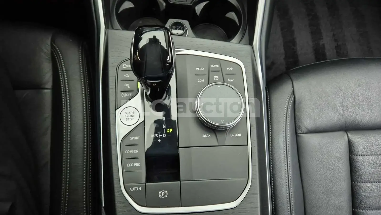 BMW 320 ПОДГРЕВИ * ПАНО * KEYLESS * , снимка 9 - Автомобили и джипове - 54555293