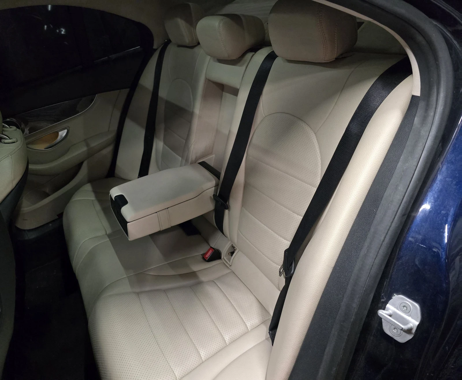 Mercedes-Benz C 300 W205 7G, снимка 9 - Автомобили и джипове - 54606030