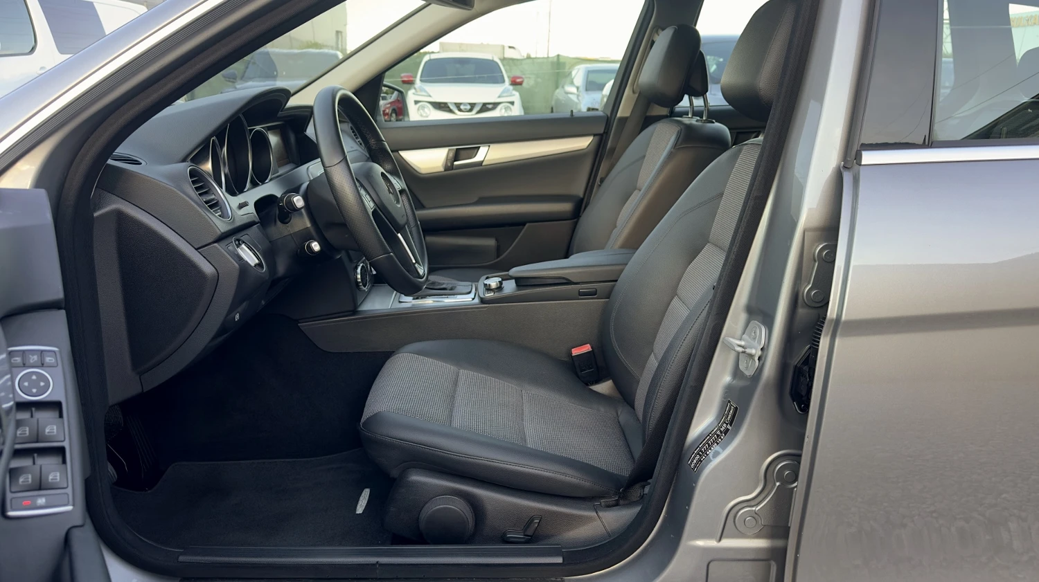 Mercedes-Benz C 250 CDi 4x4 Autom.Navi Кожа Подгрев Xenon, снимка 6 - Автомобили и джипове - 55060939